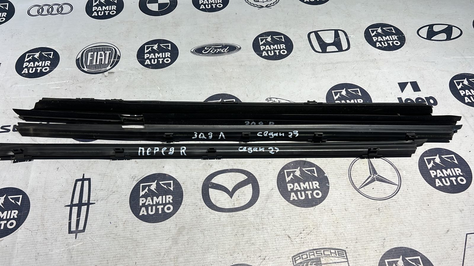 Уплотнитель двери BMW 3/E46 1998-2007