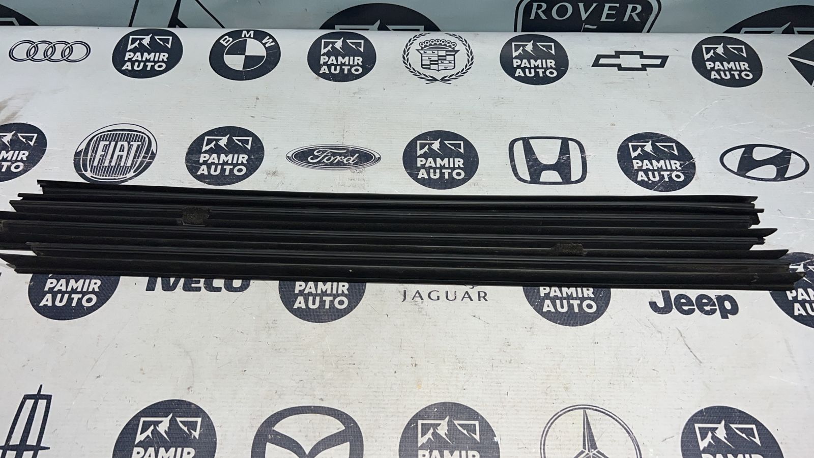 Уплотнитель двери Renault Megane/2 2002-2009