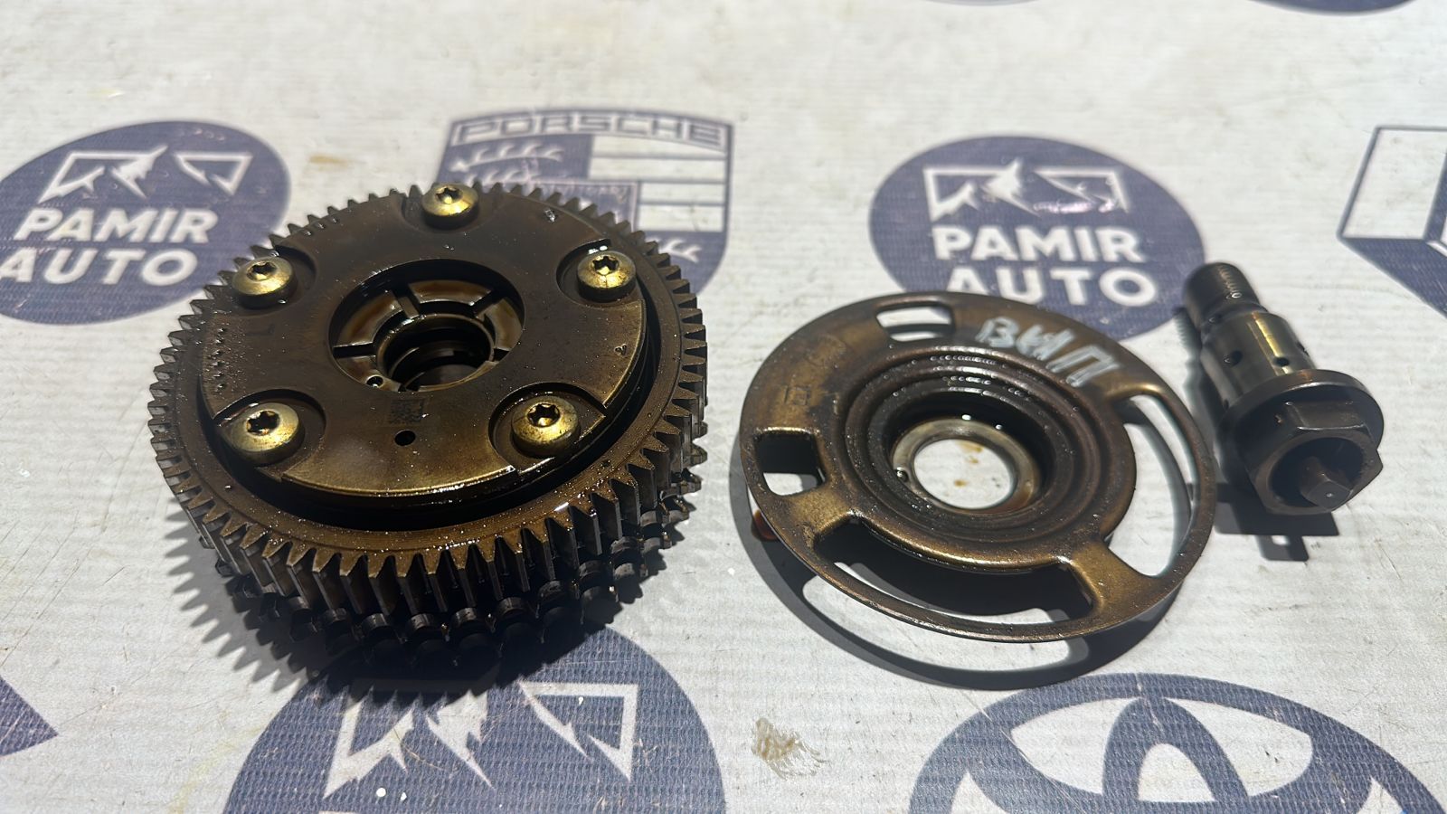 Механизм изменения фаз ГРМ выпускной левый Mercedes E/W211 2002-2009