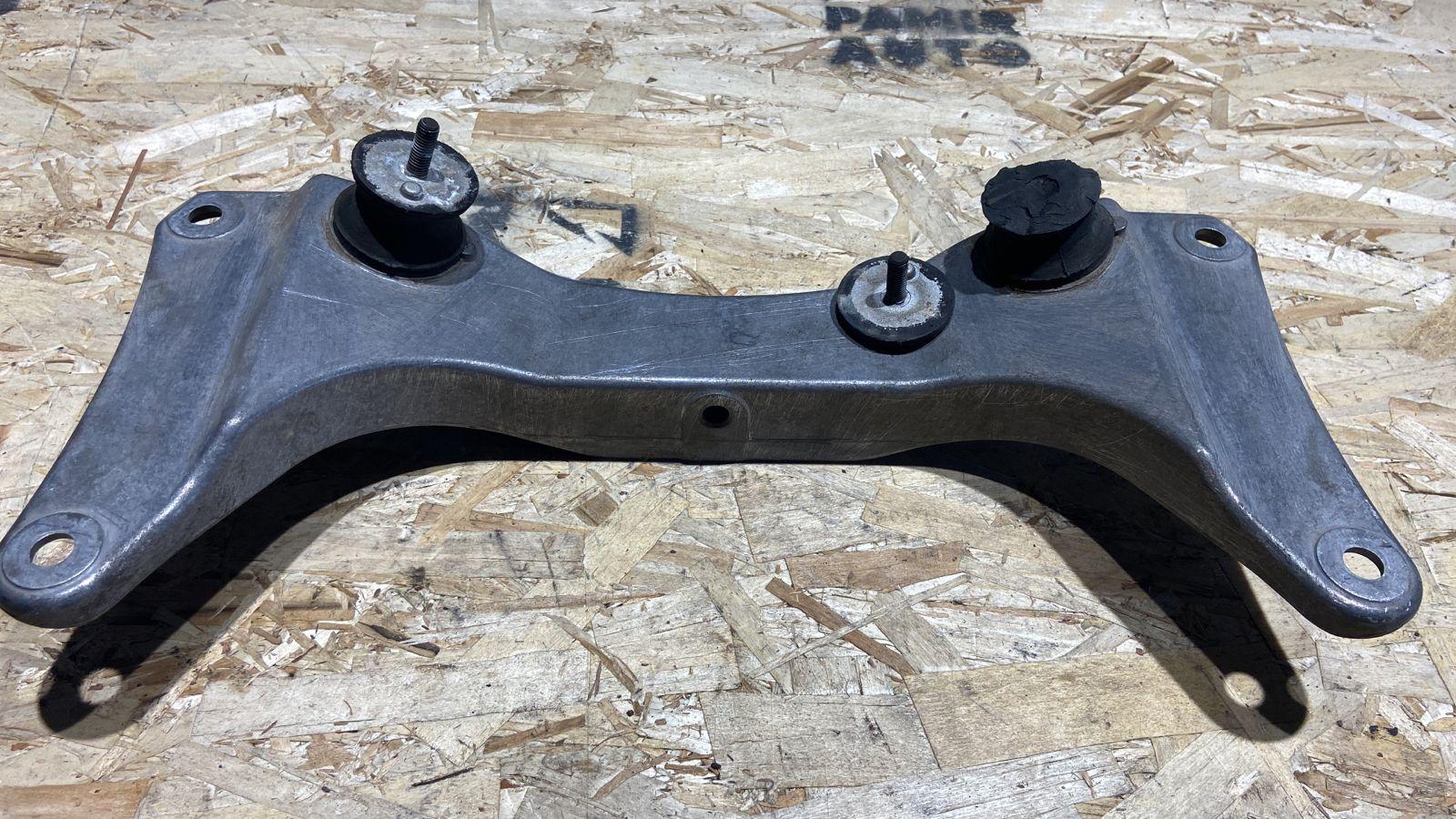 Кронштейн КПП BMW 5/E39 1995-2004