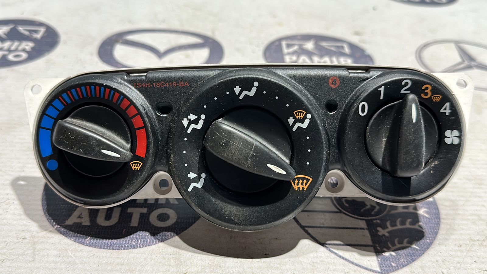 Блок управления отопителем Ford Focus 1998-2007