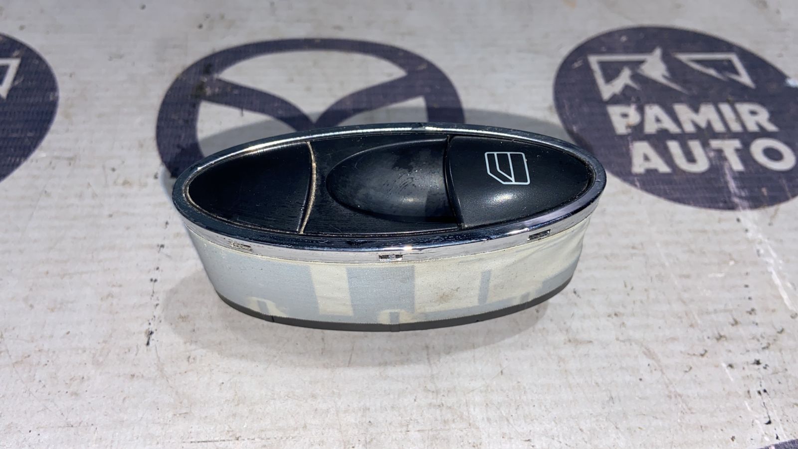 Кнопка стеклоподъемника передняя Mercedes E/W211 2002-2009