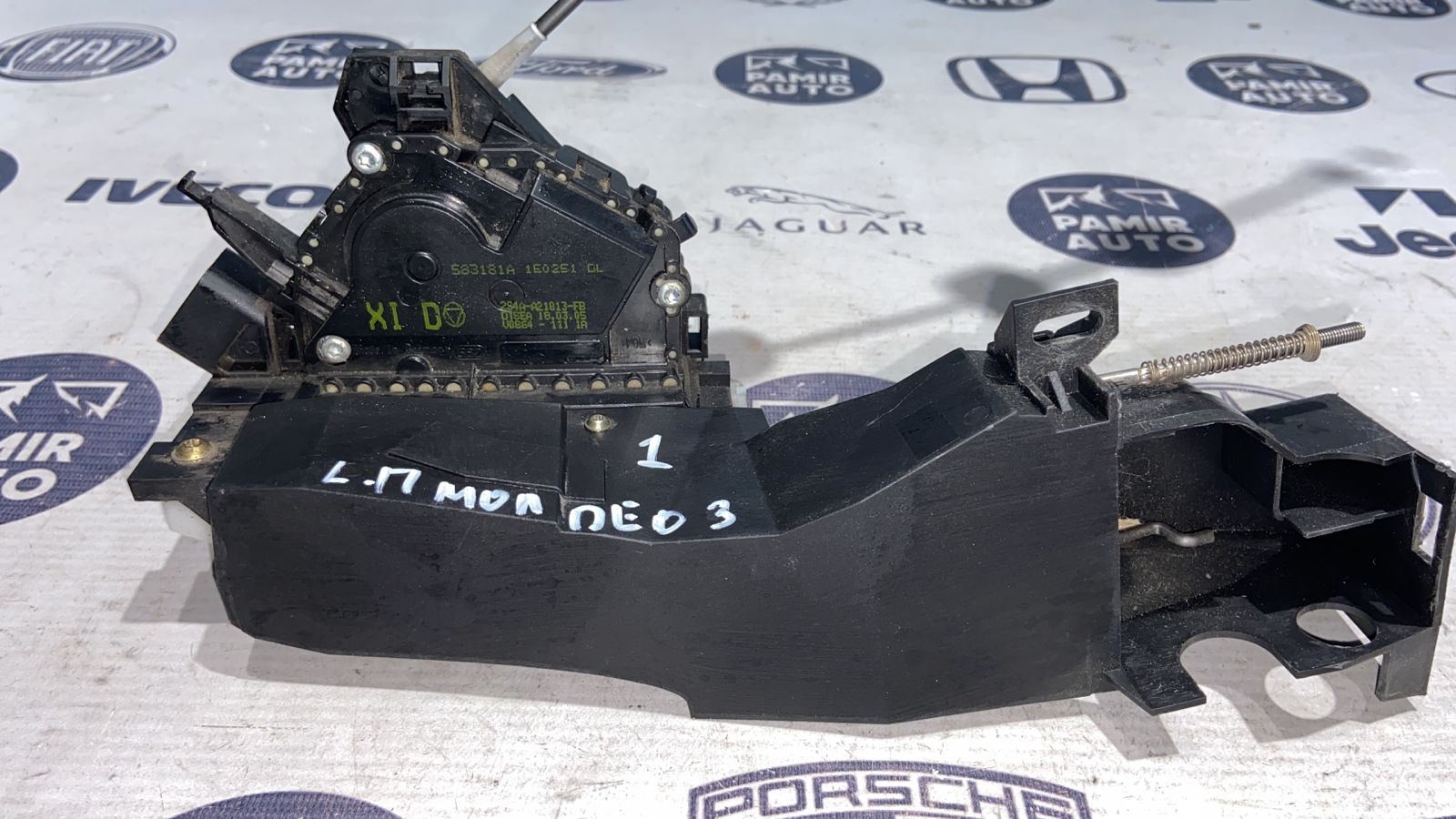 Замок двери передний левый Ford Mondeo/3 2000-2007