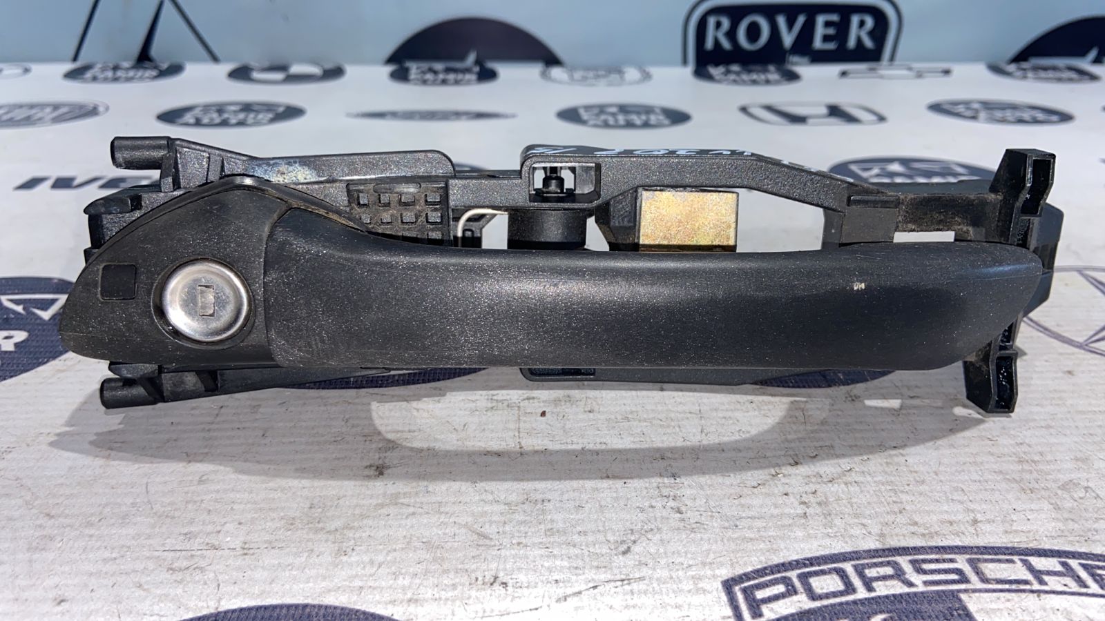 Ручка двери передняя левая Mercedes C/W203 2000-2008