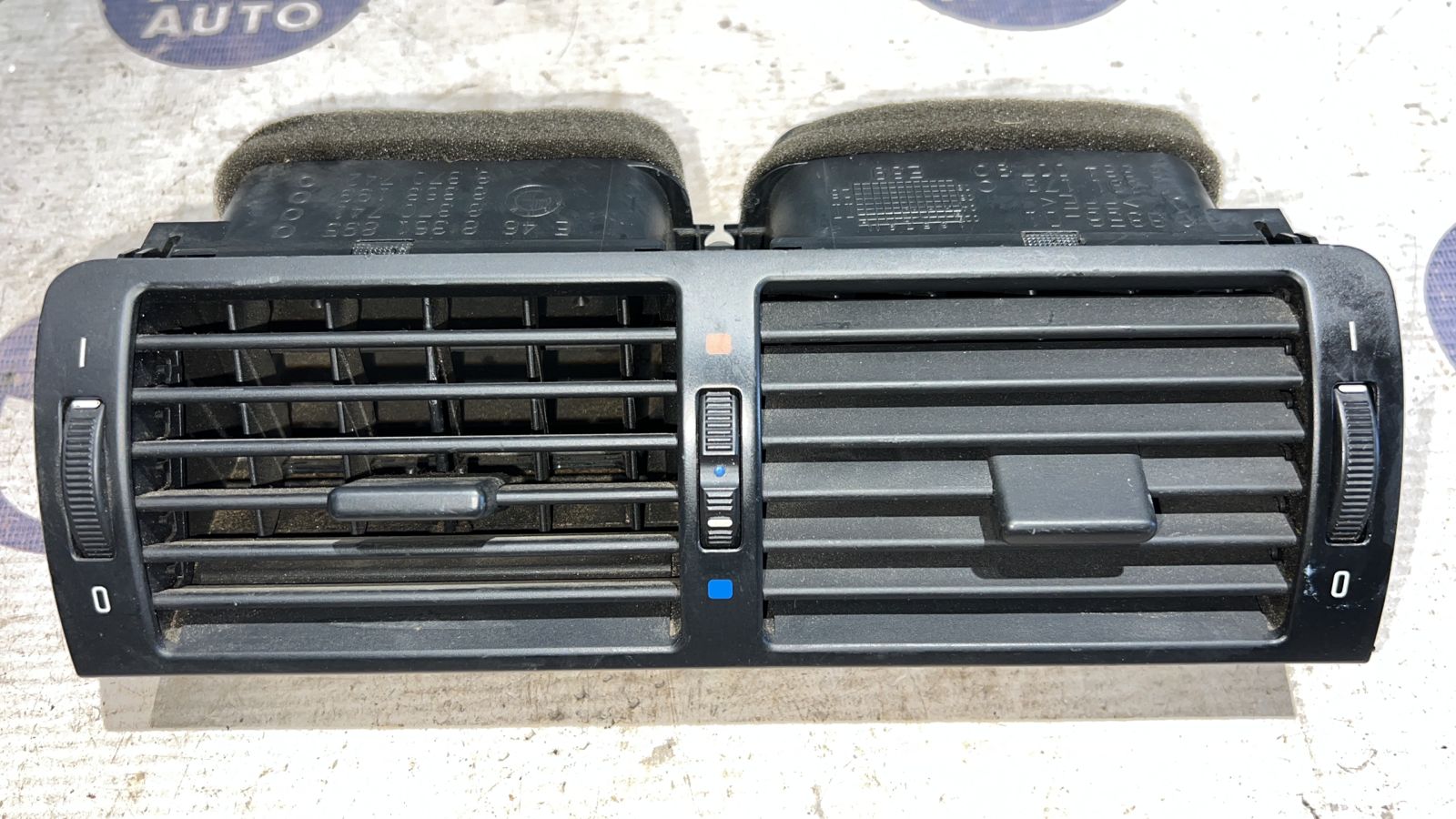 Дефлектор воздушный центральный BMW 3/E46 1998-2007