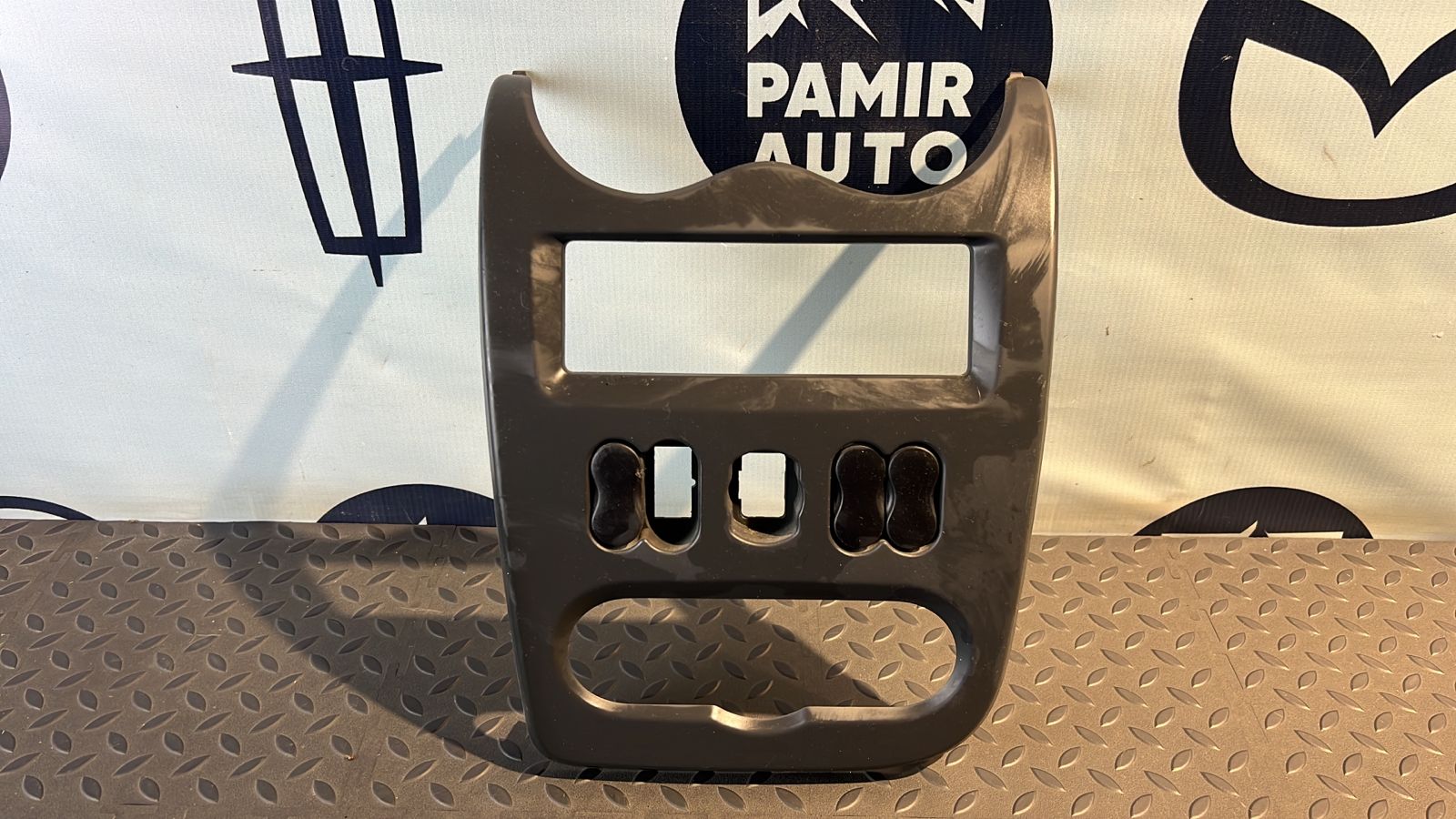 Накладка на торпедо Renault Sandero 2009-2014