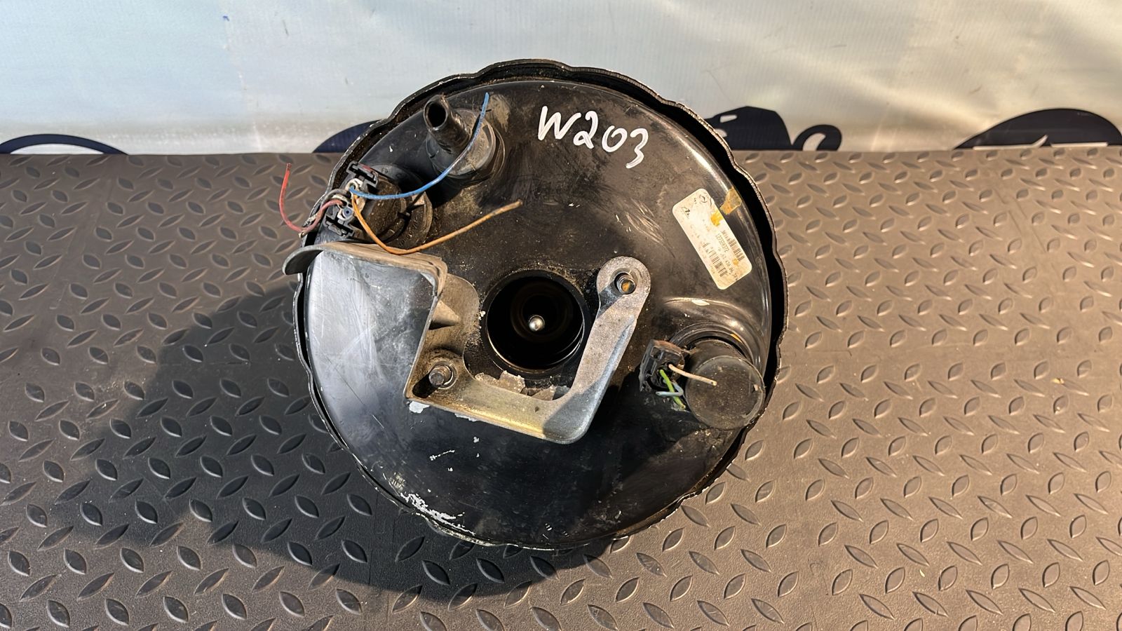 Усилитель тормозов вакуумный Mercedes M/W163 1997-2005