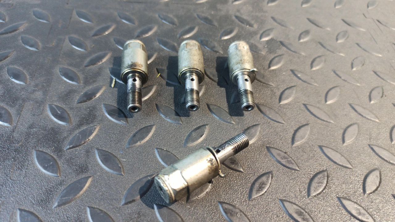 Болт топливной трубки Toyota Avensis/2 2003-2009