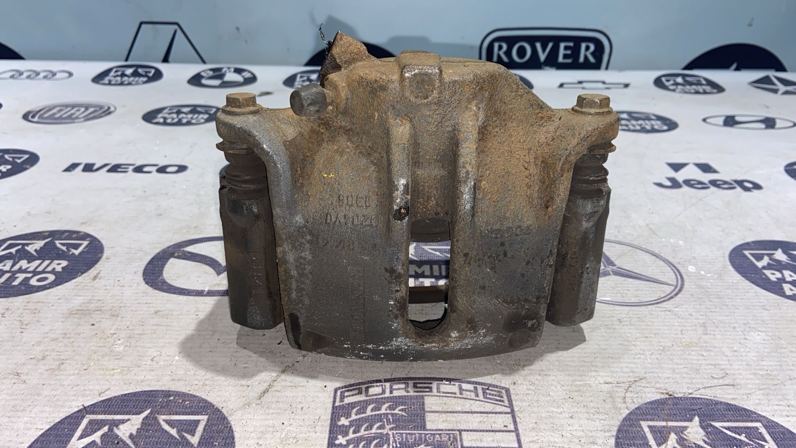 Суппорт передний правый Renault Scenic/2 2003-2009