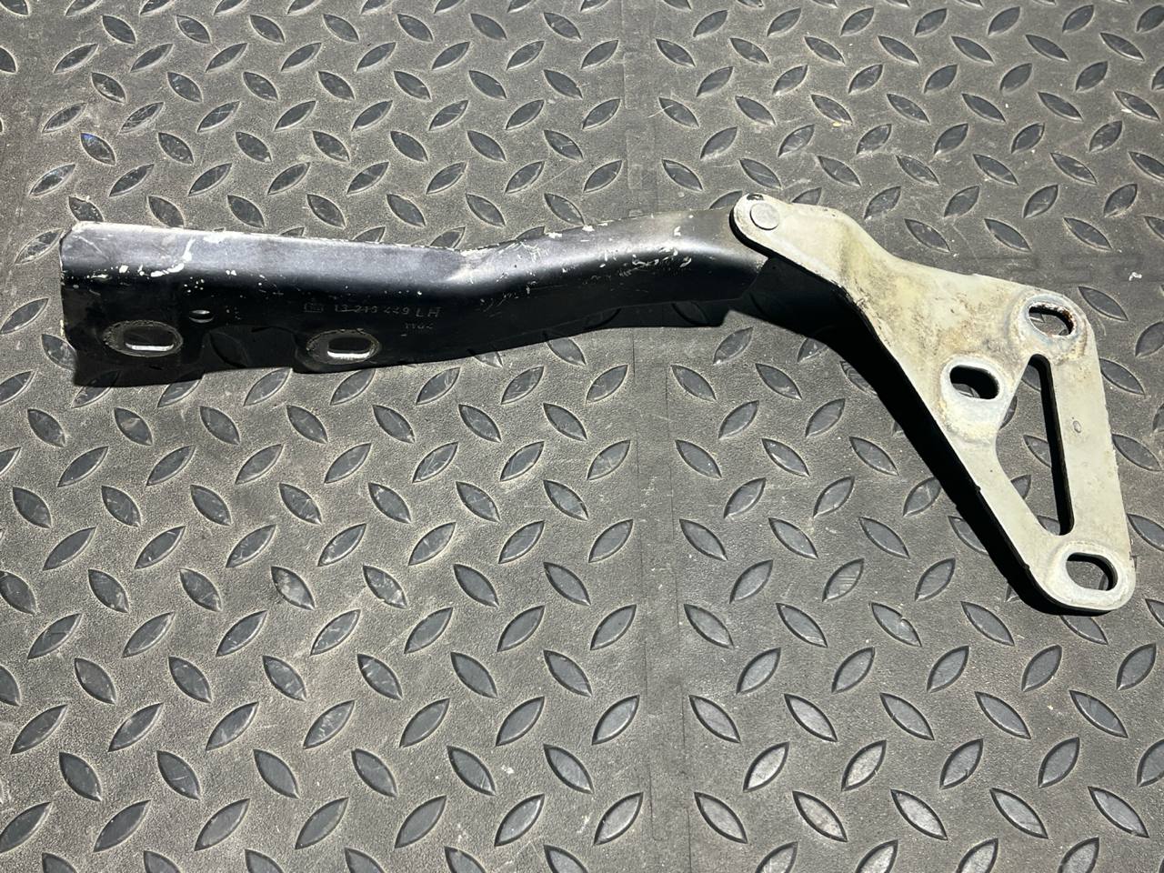 Петля капота левая Opel Vectra/C 2002-2008