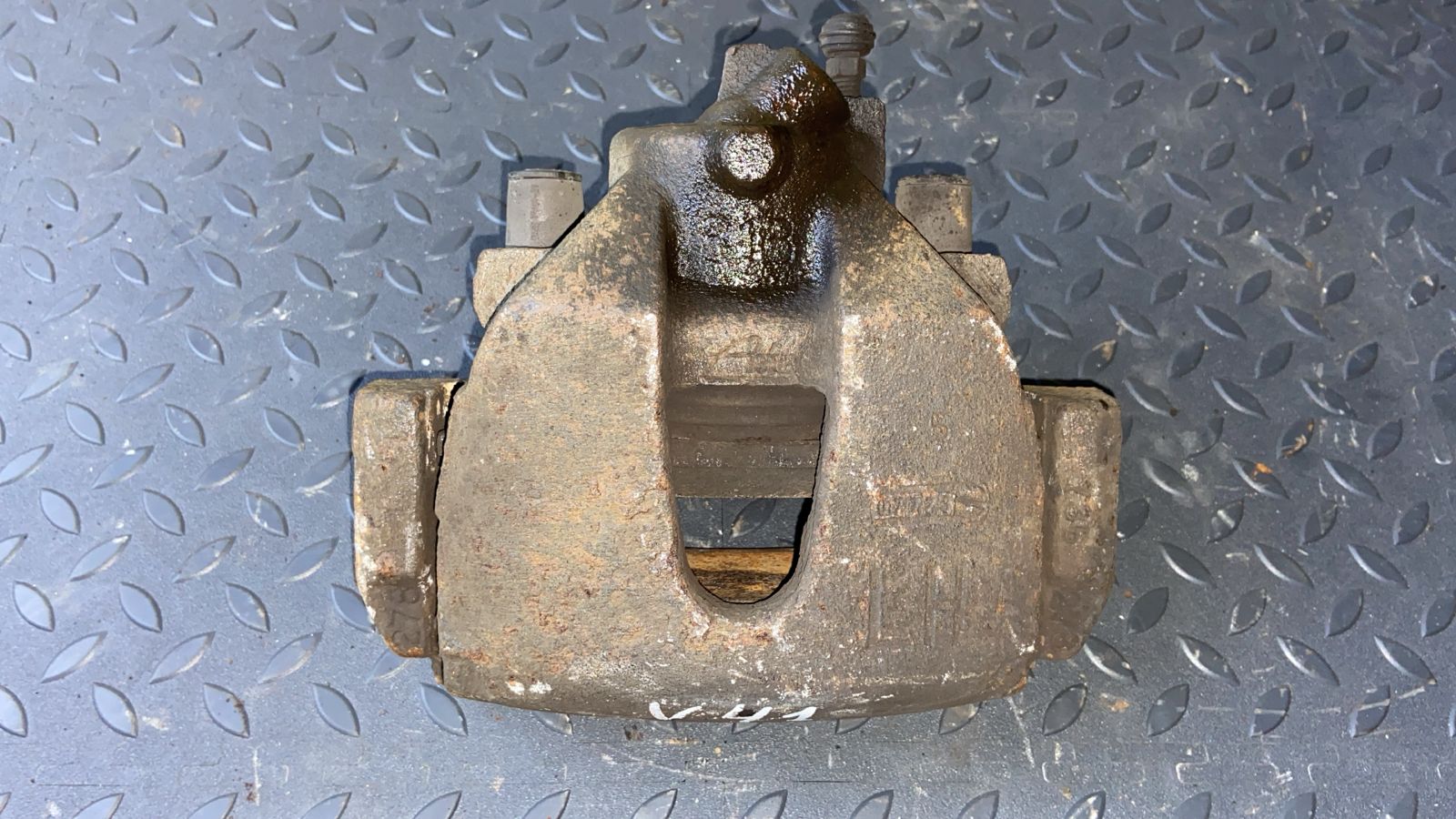 Суппорт передний левый Ford Focus/2 2004-2011