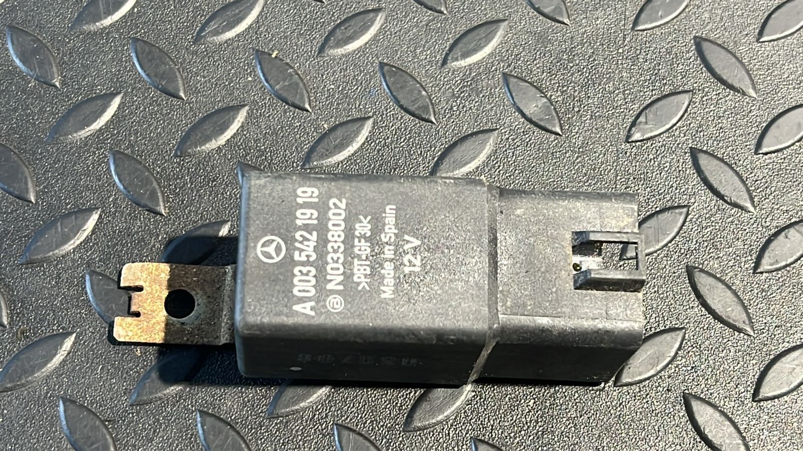 Реле вентилятора Mercedes Vito/W639 2003-2014