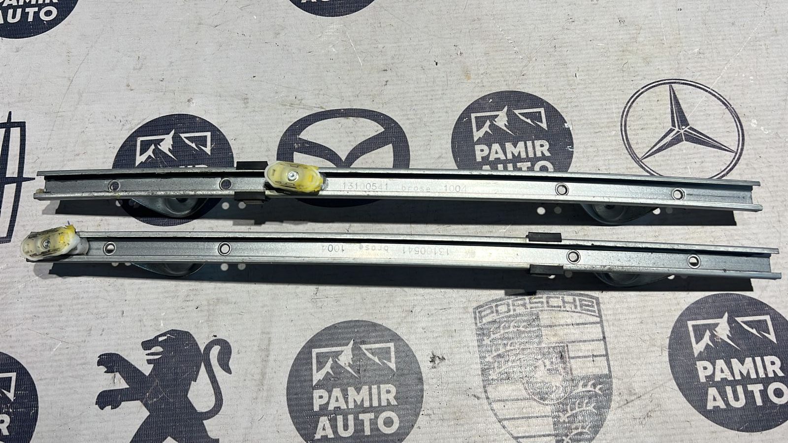 Направляющая стекла двери передняя Opel Astra/H 2004-2014