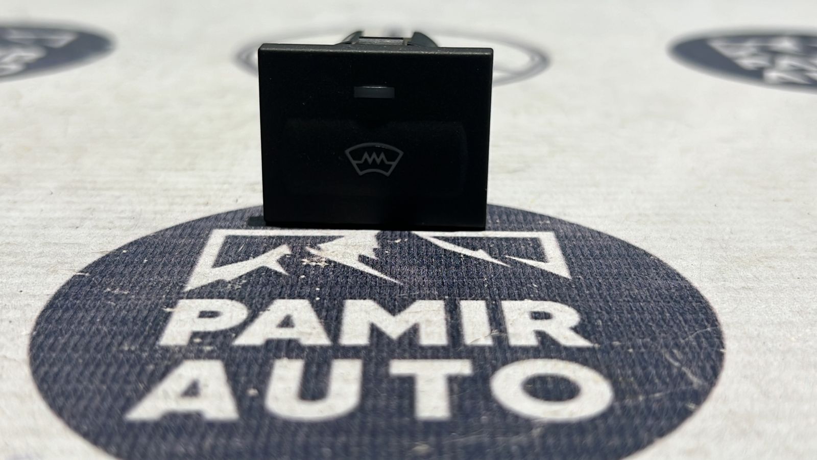 Кнопка обогрева переднего стекла Ford Focus/2 2004-2011