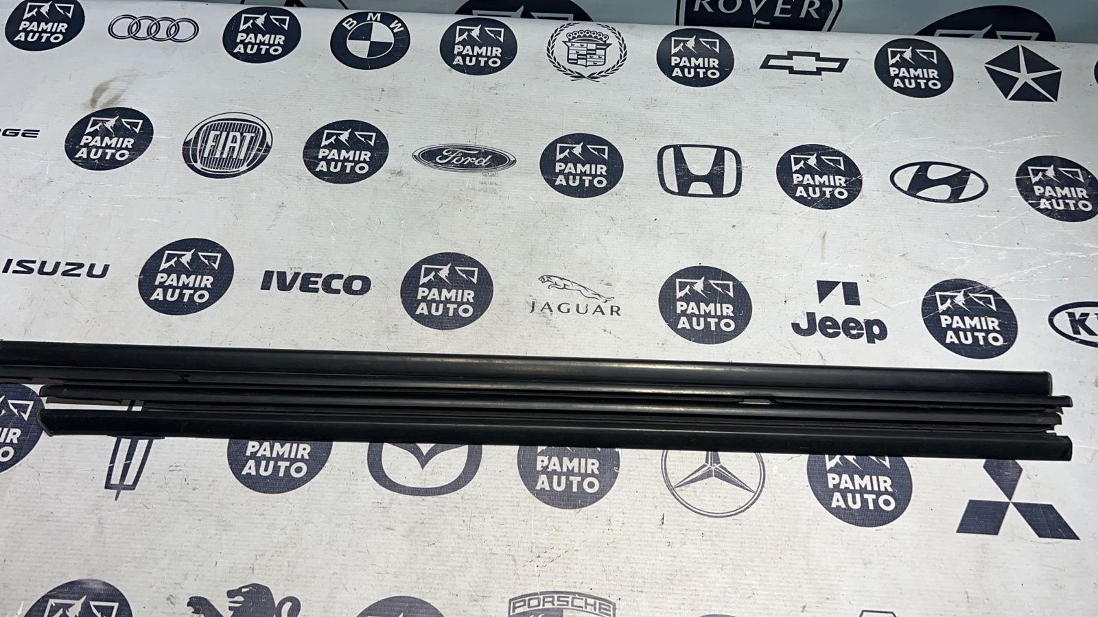 Уплотнитель двери Renault Megane/2 2002-2009