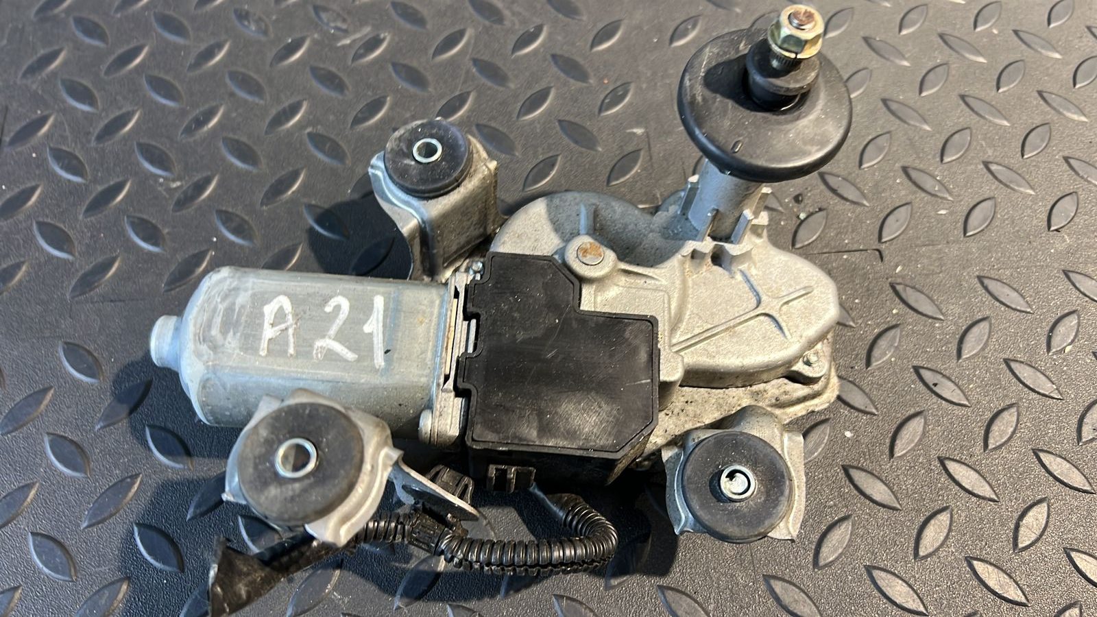 Моторчик стеклоочистителя задний Toyota Avensis/2 2003-2009