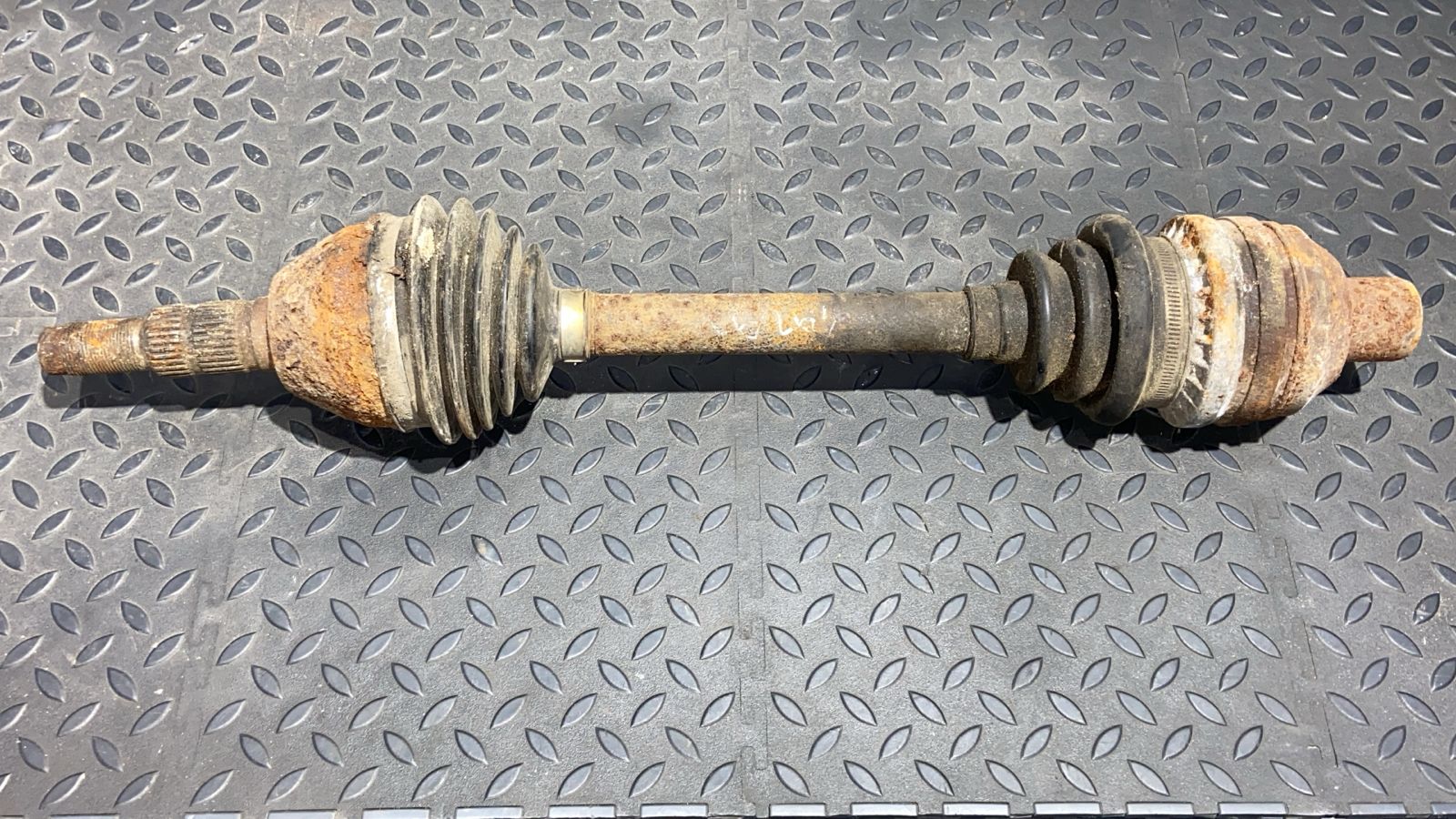 Полуось передняя правая Opel Signum 2003-2008