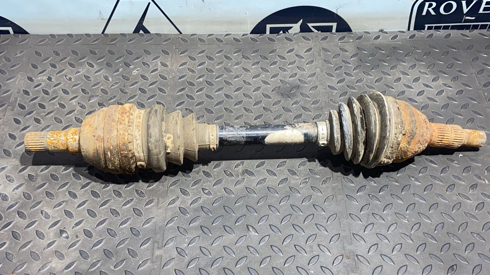 Полуось передняя левая Opel Signum 2003-2008