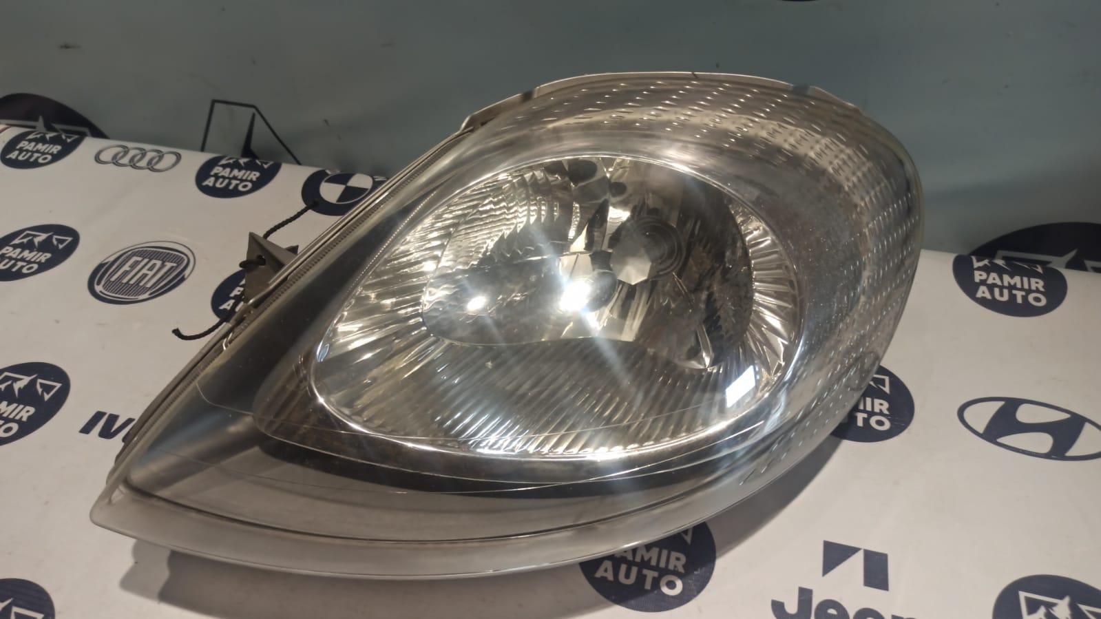 Фара левая Opel Vivaro/A 2001-2014