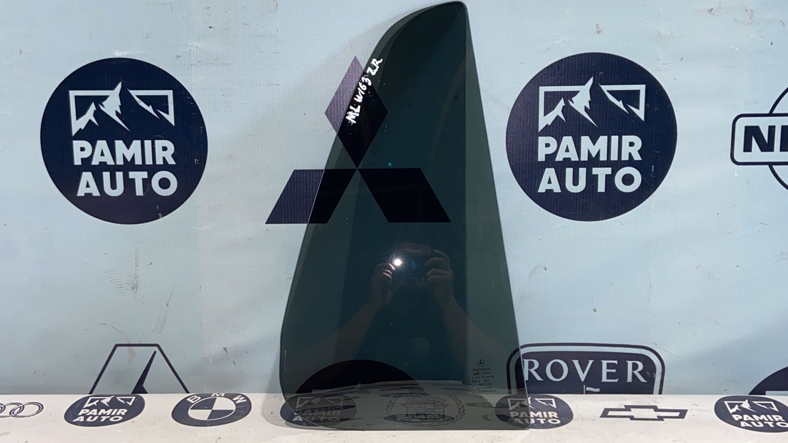 Форточка двери задняя правая Mercedes M/W163 1997-2005