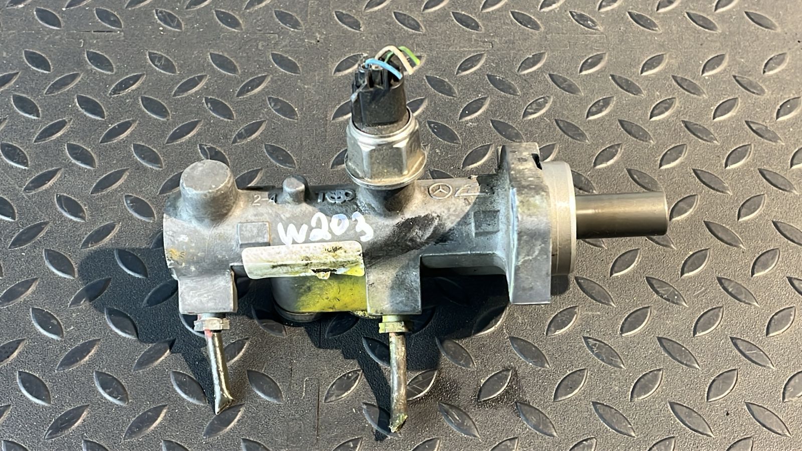 Цилиндр тормозной главный Mercedes M/W163 1997-2005