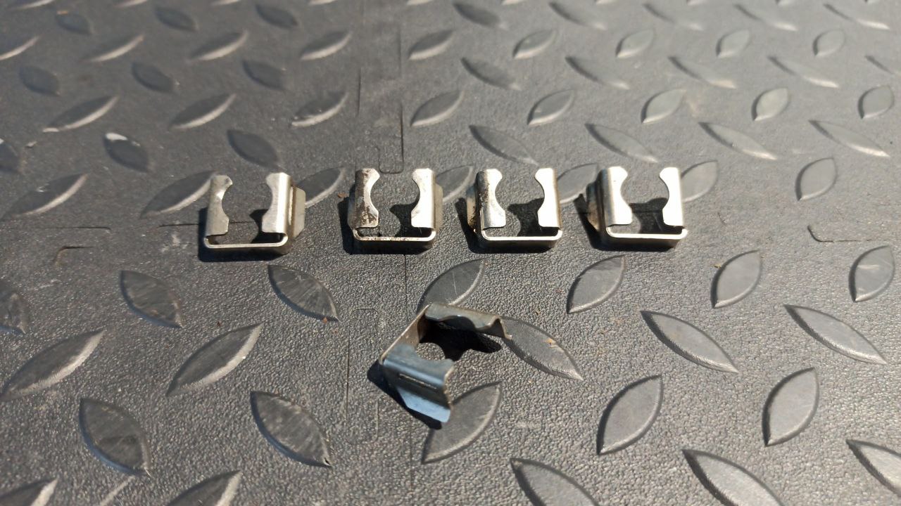 Скоба топливной форсунки BMW 3/E46 1998-2007