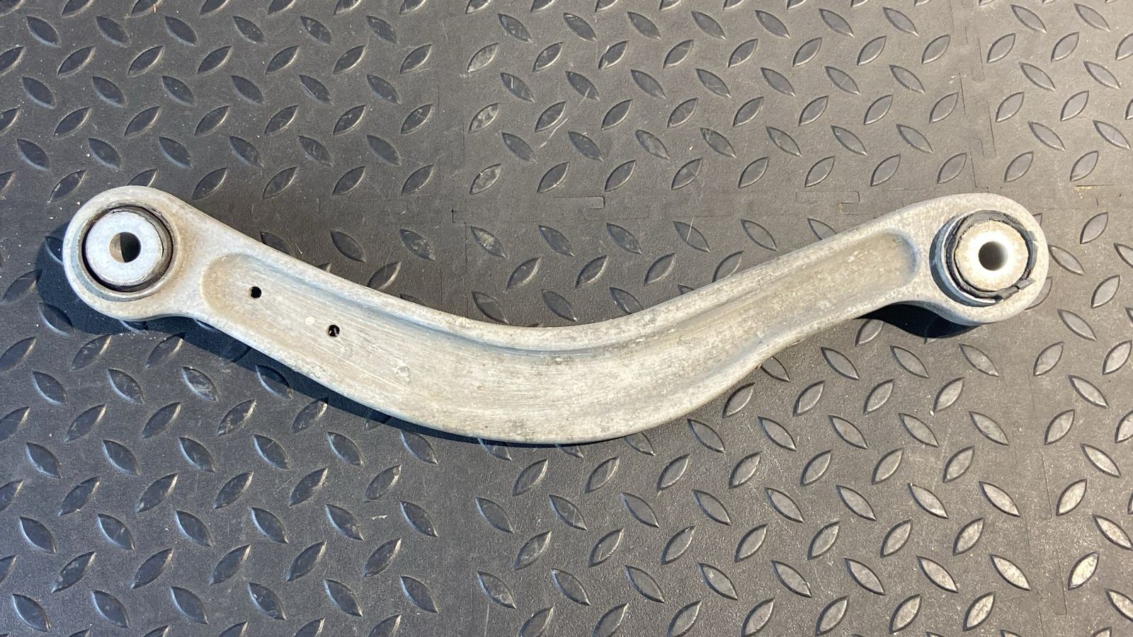 Рычаг задний левый Mercedes C/W204 2006-2015