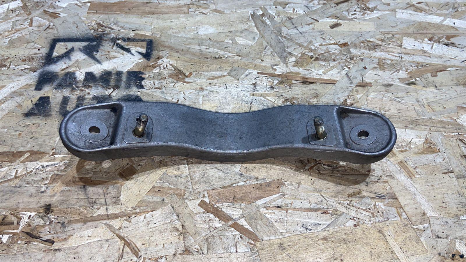 Кронштейн КПП BMW 5/E39 1995-2004