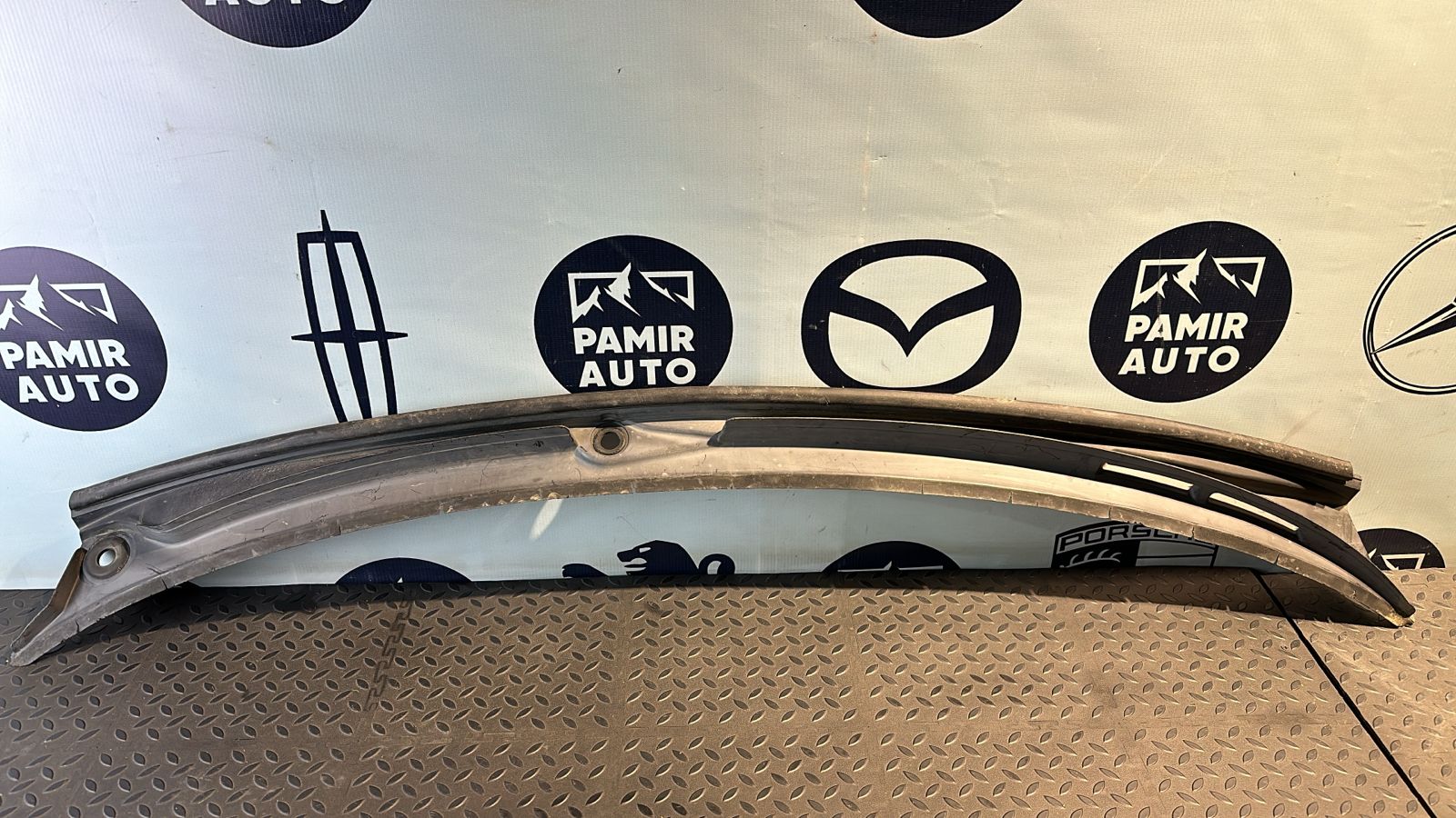 Решетка под лобовое стекло (Жабо) BMW 3/E46 1998-2007