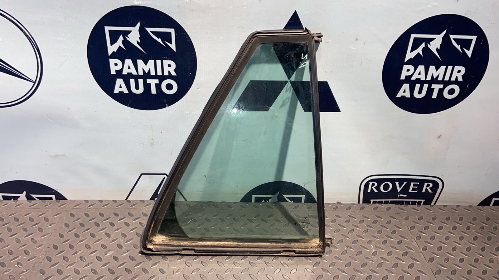 Форточка двери задняя правая Mercedes C/W203 2000-2008