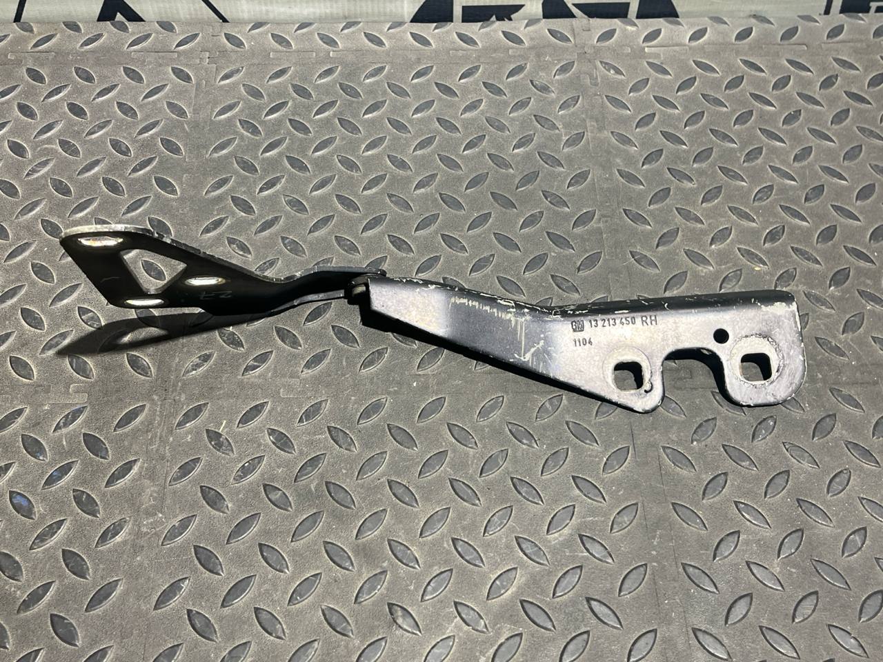 Петля капота правая Opel Vectra/C 2002-2008