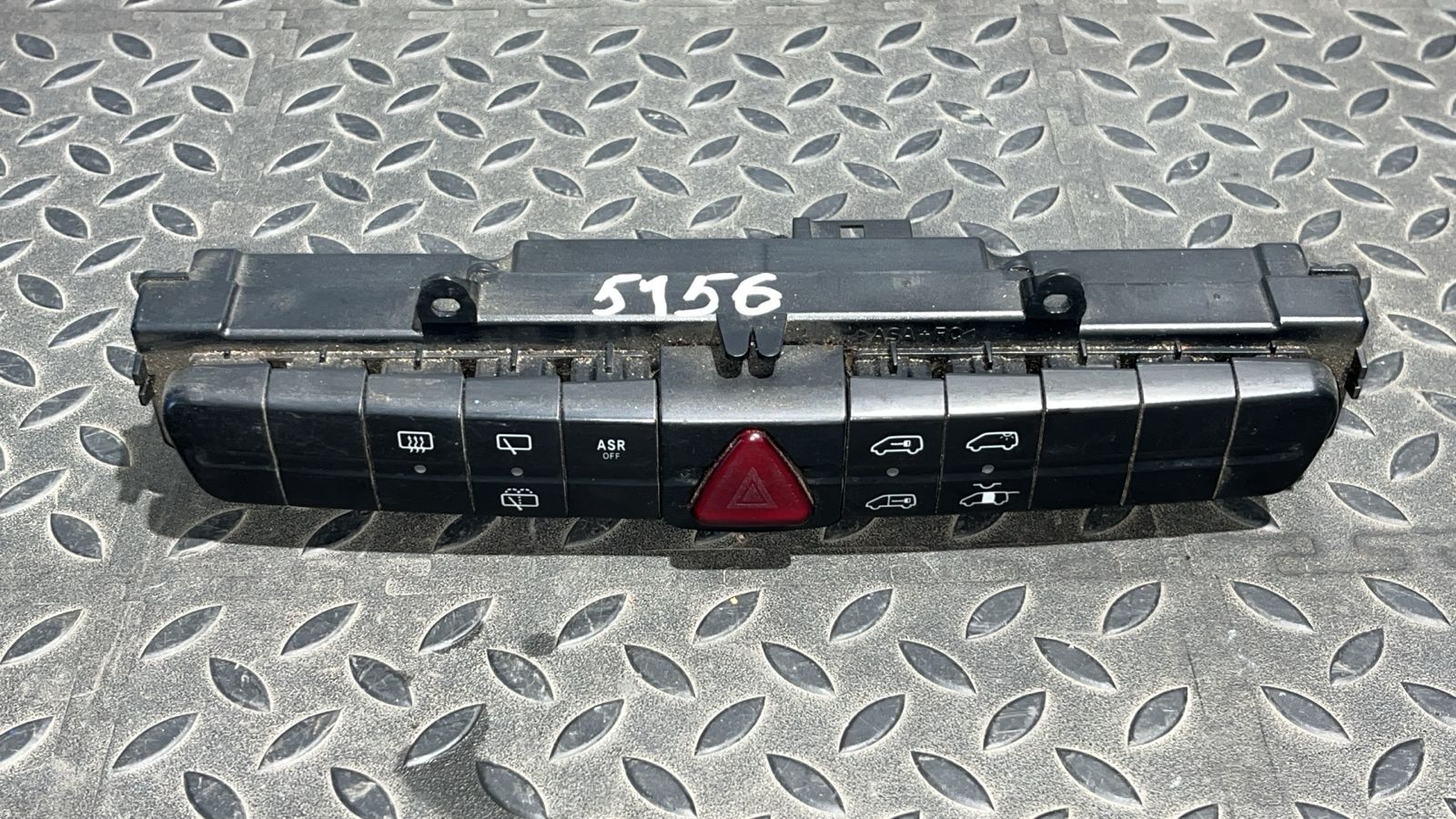 Кнопка аварийной сигнализации Mercedes Vito/W639 2003-2014