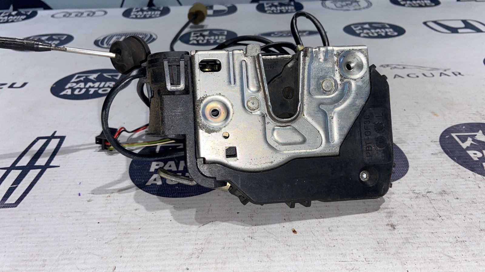 Замок двери передний левый Mercedes C/W203 2000-2008