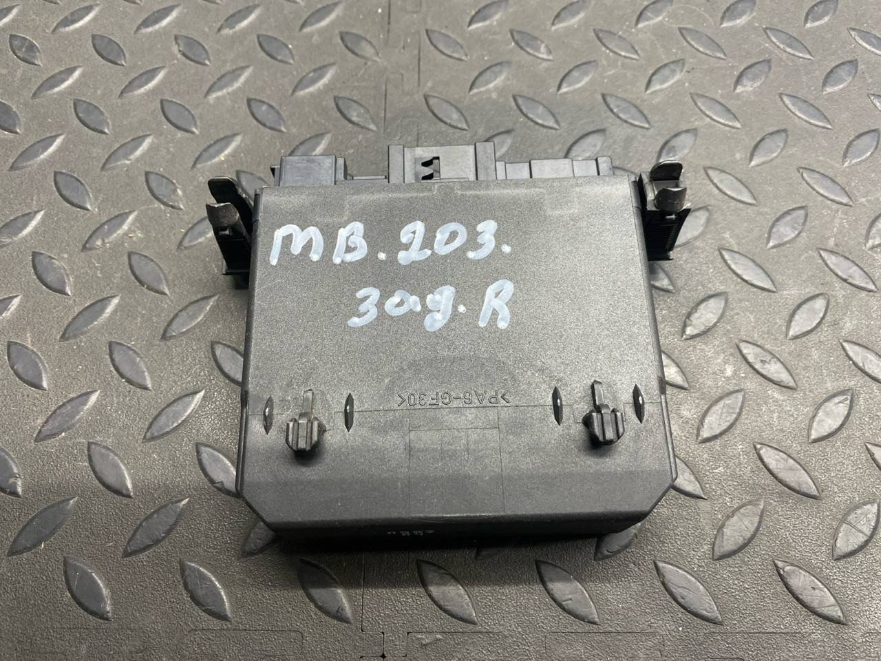 Блок комфорта двери задний правый Mercedes C/W203 2000-2008