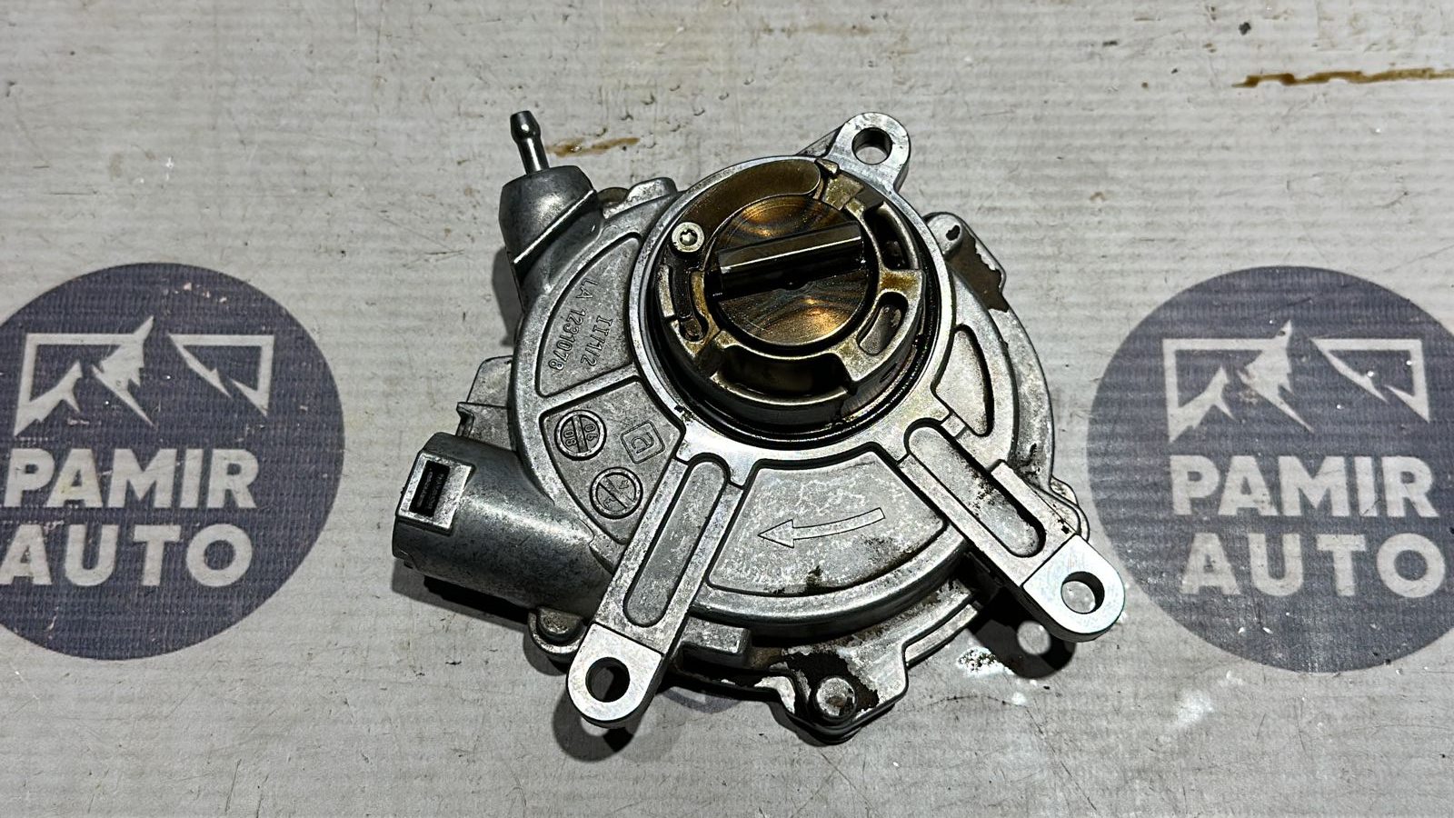 Насос вакуумный Mercedes E/W211 2002-2009