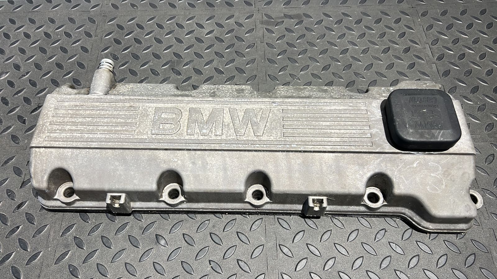 Крышка клапанная BMW 3/E46 1998-2007