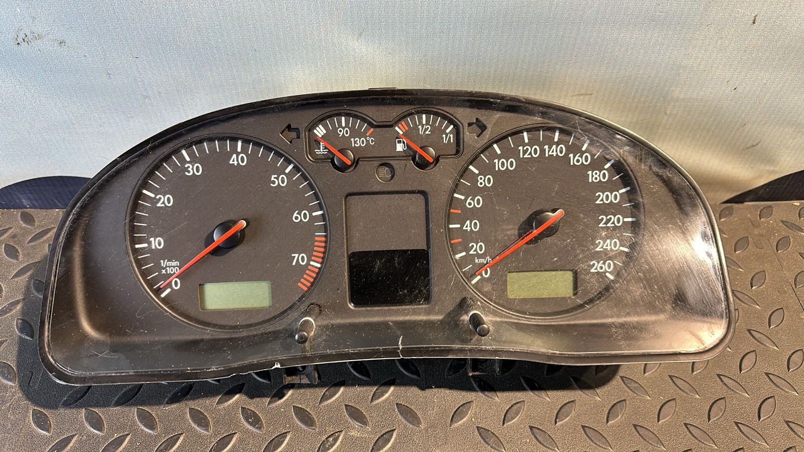 Комбинация приборов (Щиток) Volkswagen Passat/B5 1996-2005