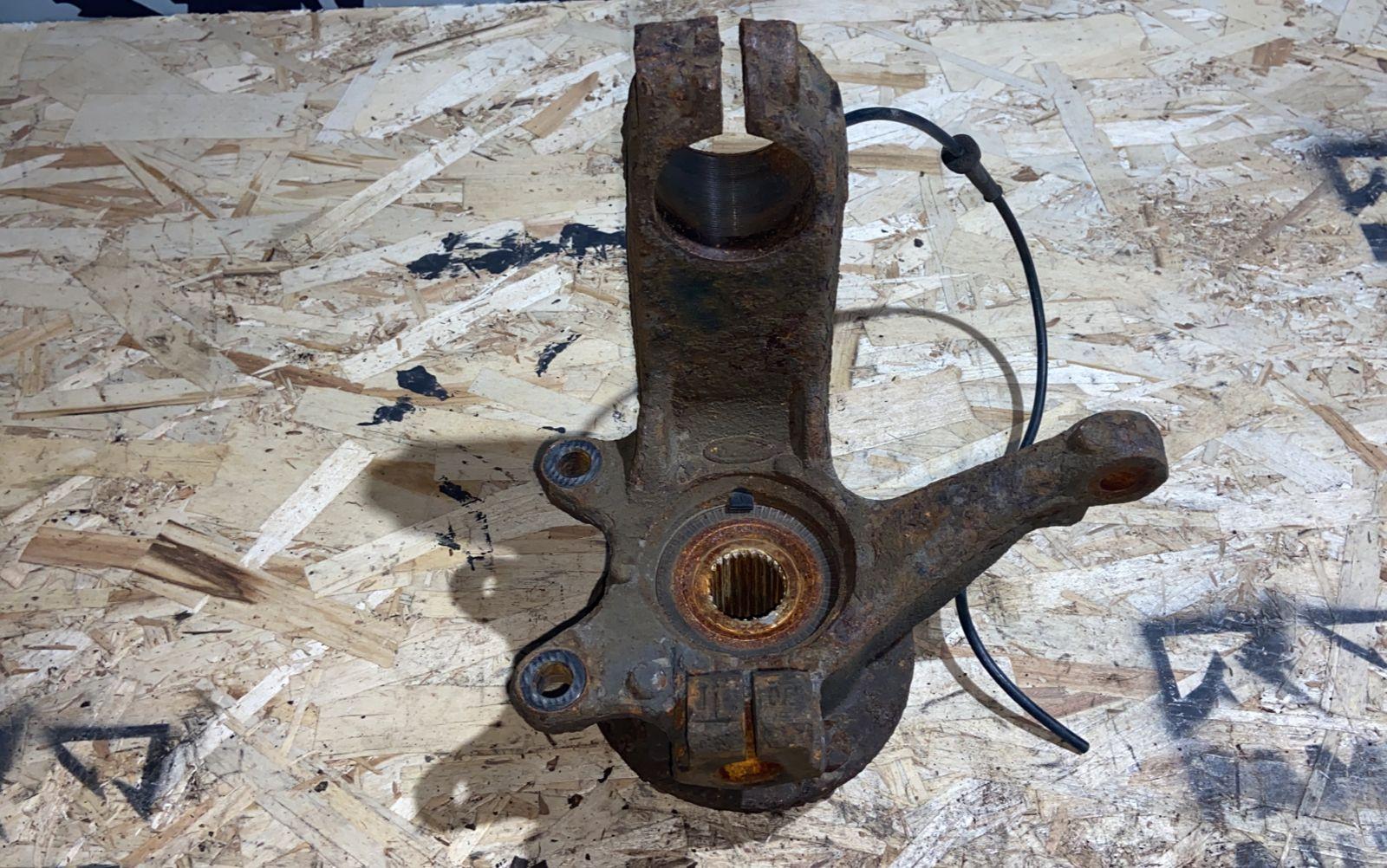 Кулак поворотный передний правый Ford Mondeo/3 2000-2007