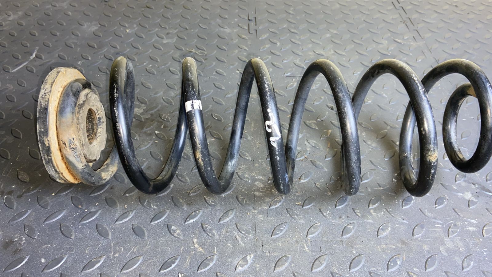 Пружина задняя Volkswagen Golf/5 2003-2009