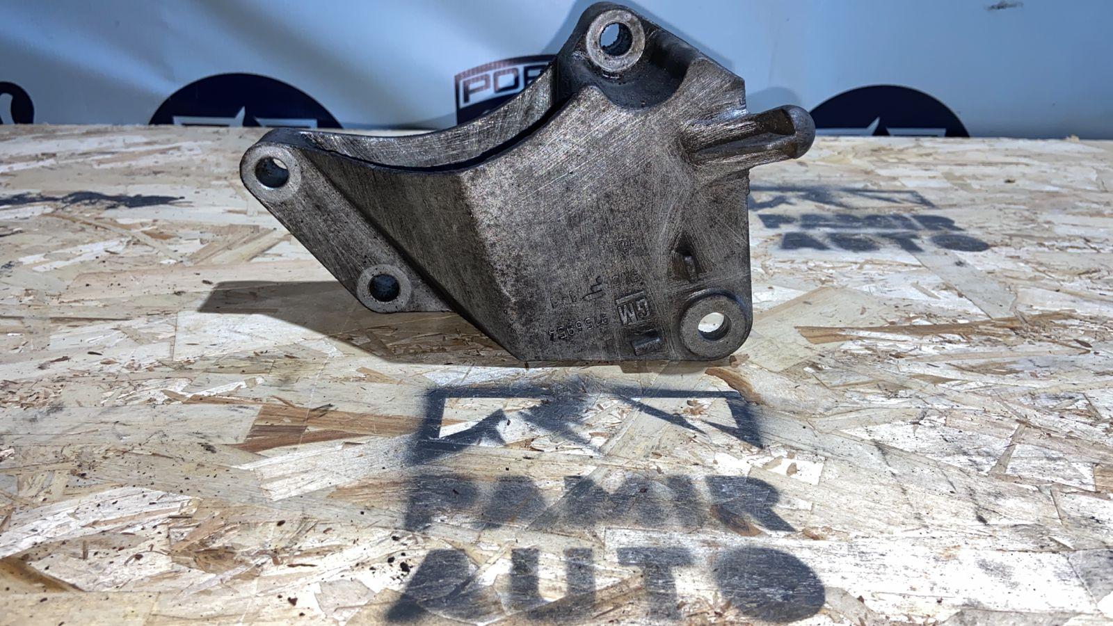 Кронштейн двигателя Opel Vectra/C 2002-2008