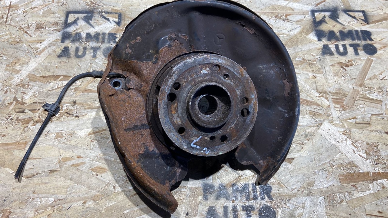 Кулак поворотный задний левый Mercedes E/W210 1995-2003