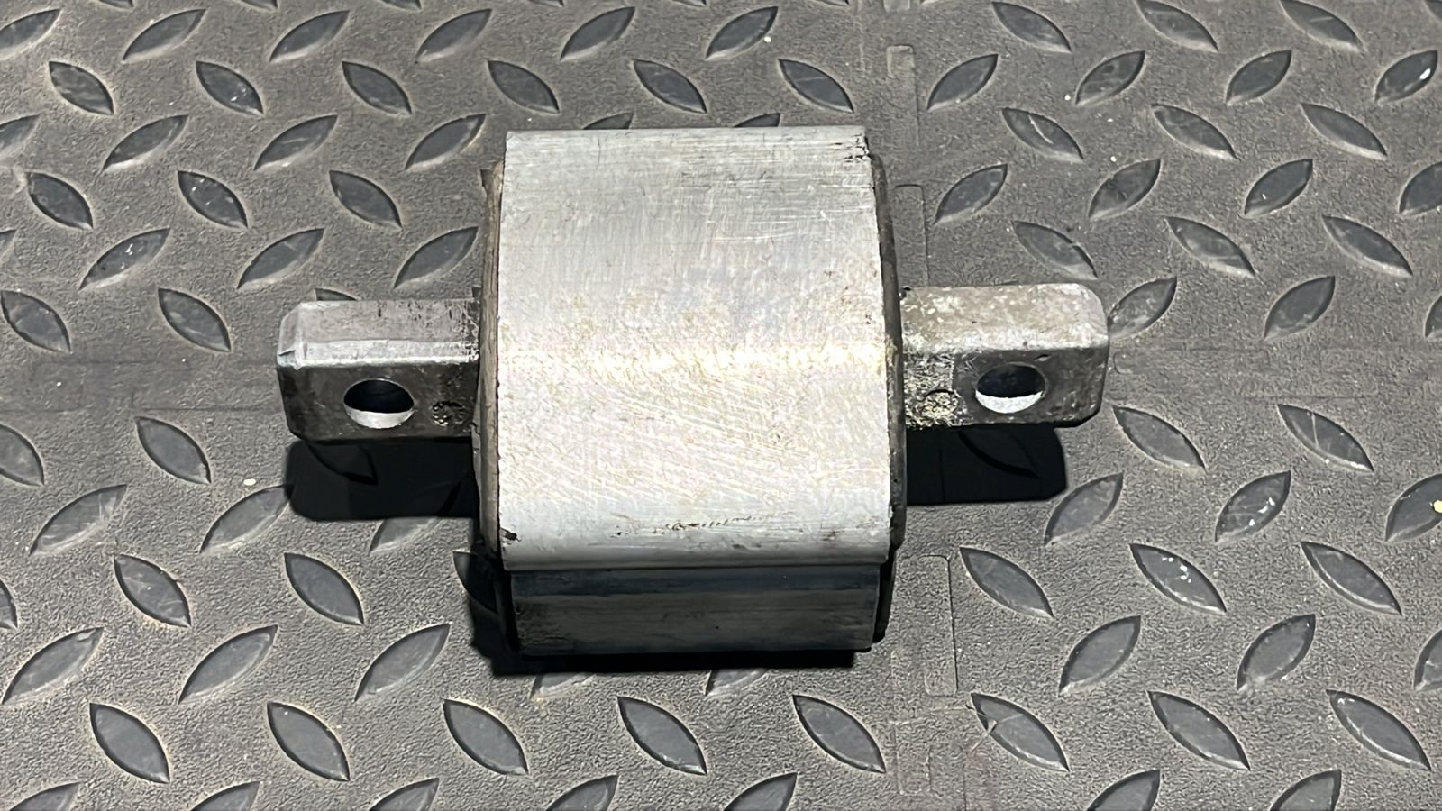 Опора КПП Mercedes C/W203 2000-2008