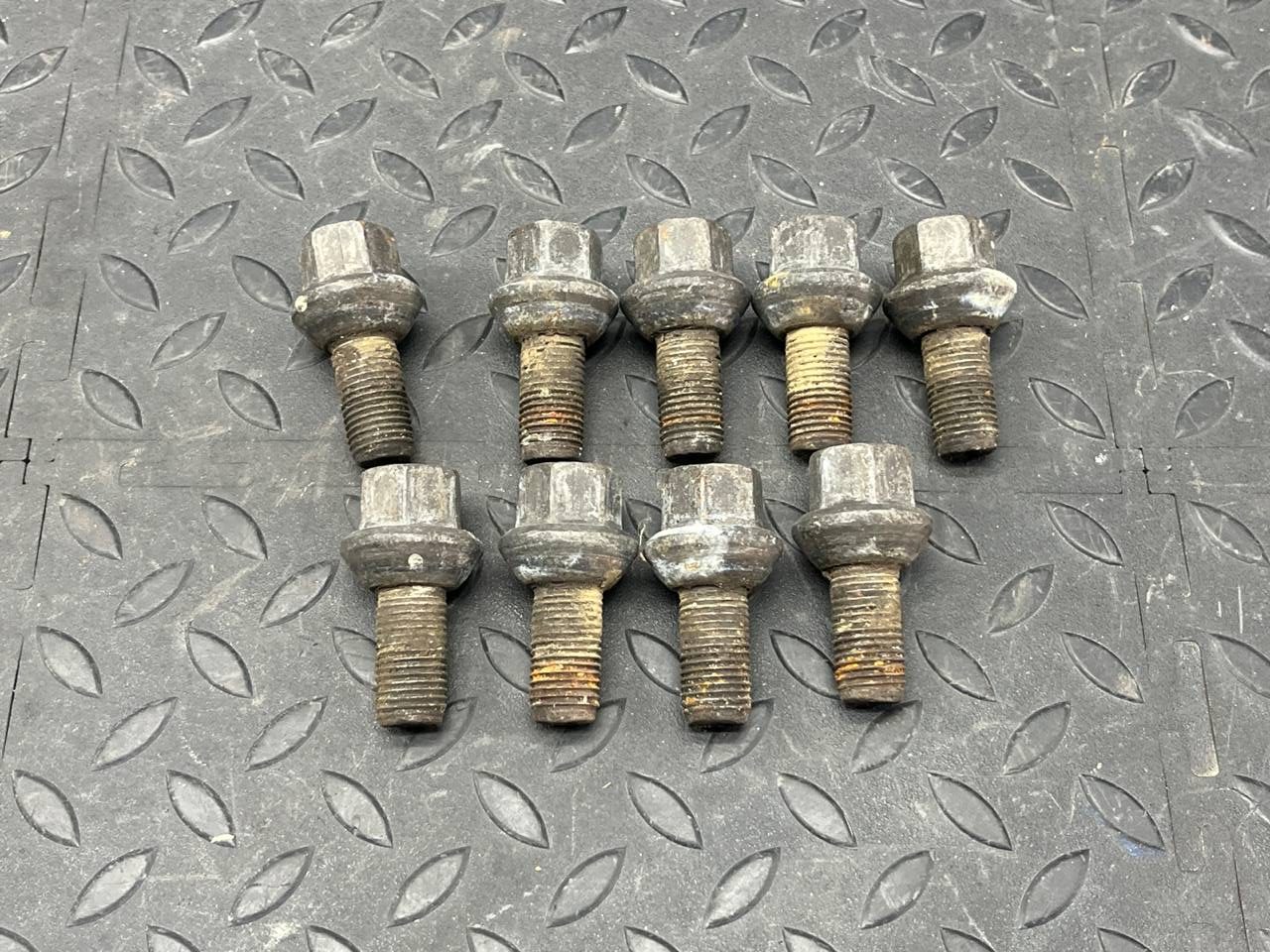 Болт колесный Mercedes Vito/W638 1996-2003