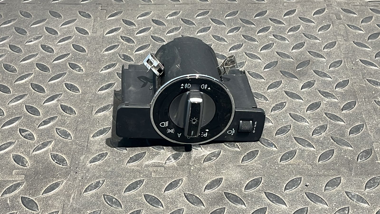 Переключатель света фар Mercedes C/W204 2006-2015