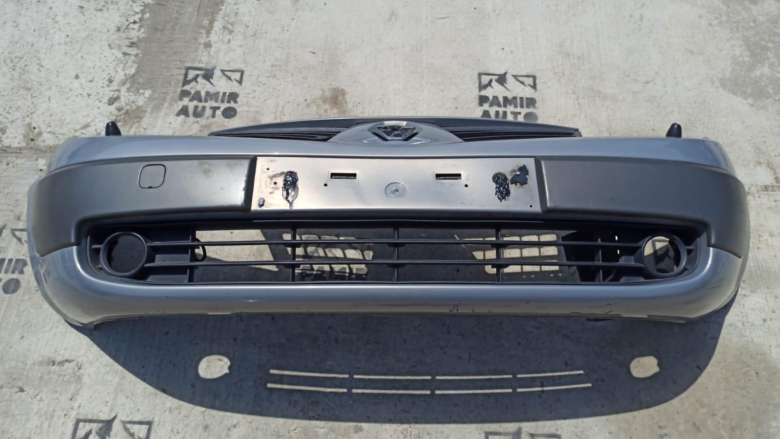 Бампер передний Renault Scenic/2 2003-2009