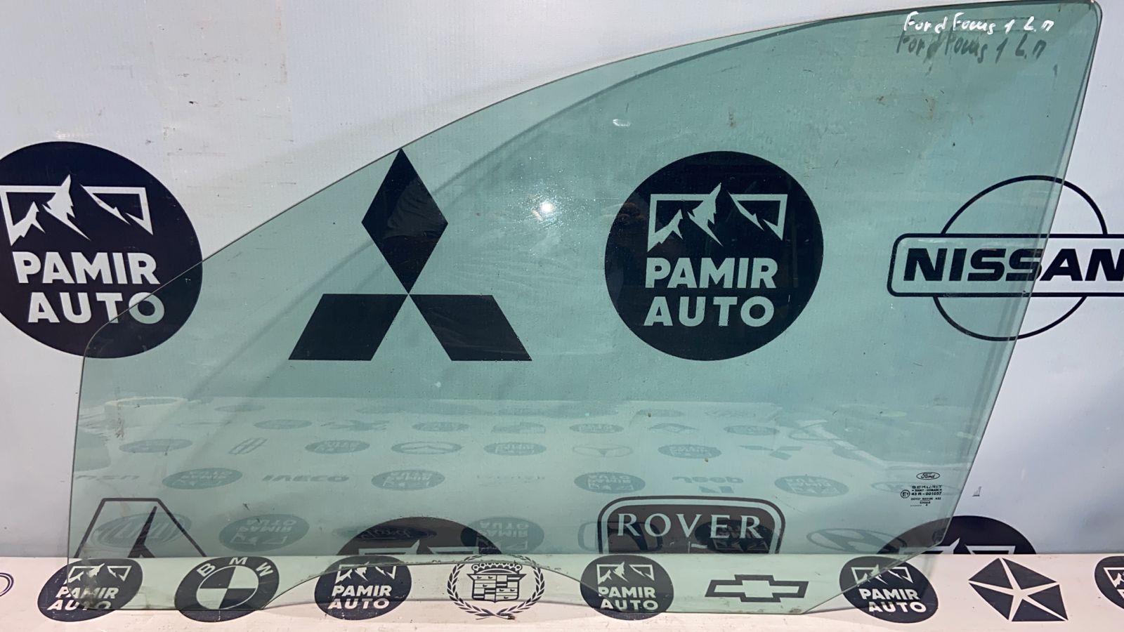 Стекло двери переднее левое Ford Focus 1998-2007