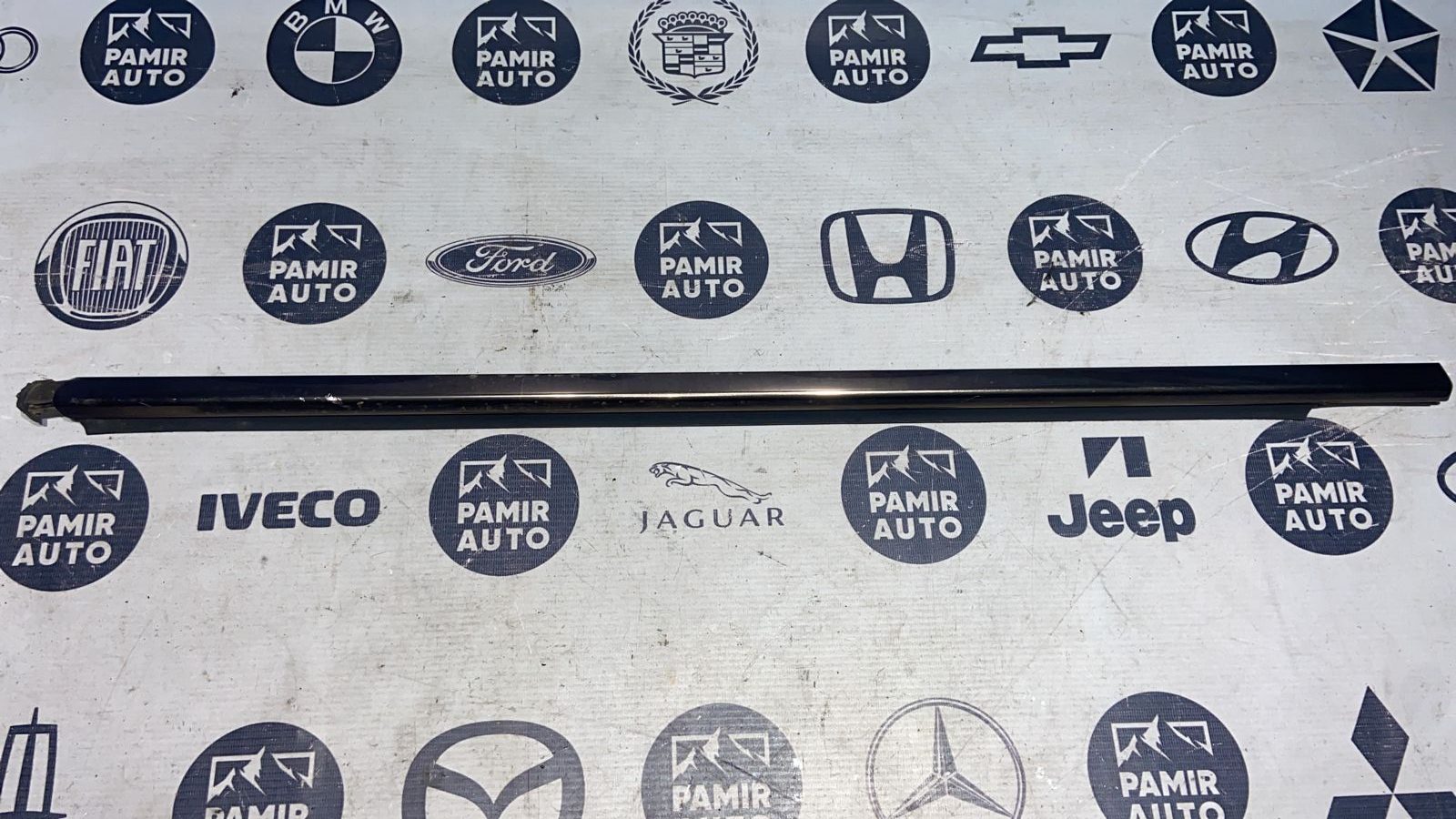 Уплотнитель двери передний правый Mercedes E/W211 2002-2009