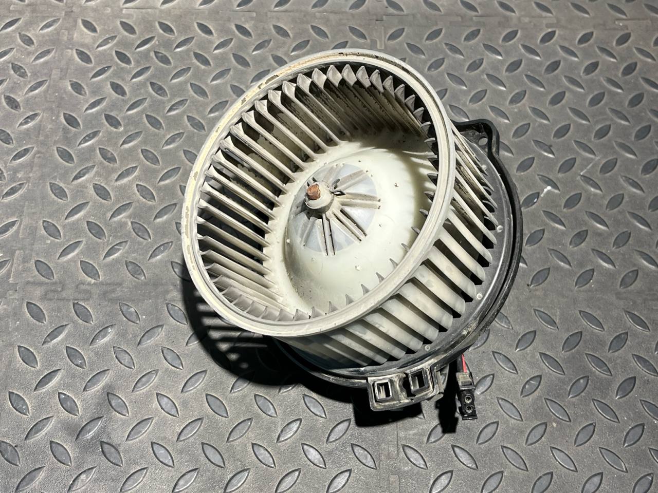 Моторчик отопителя Mercedes M/W163 1997-2005