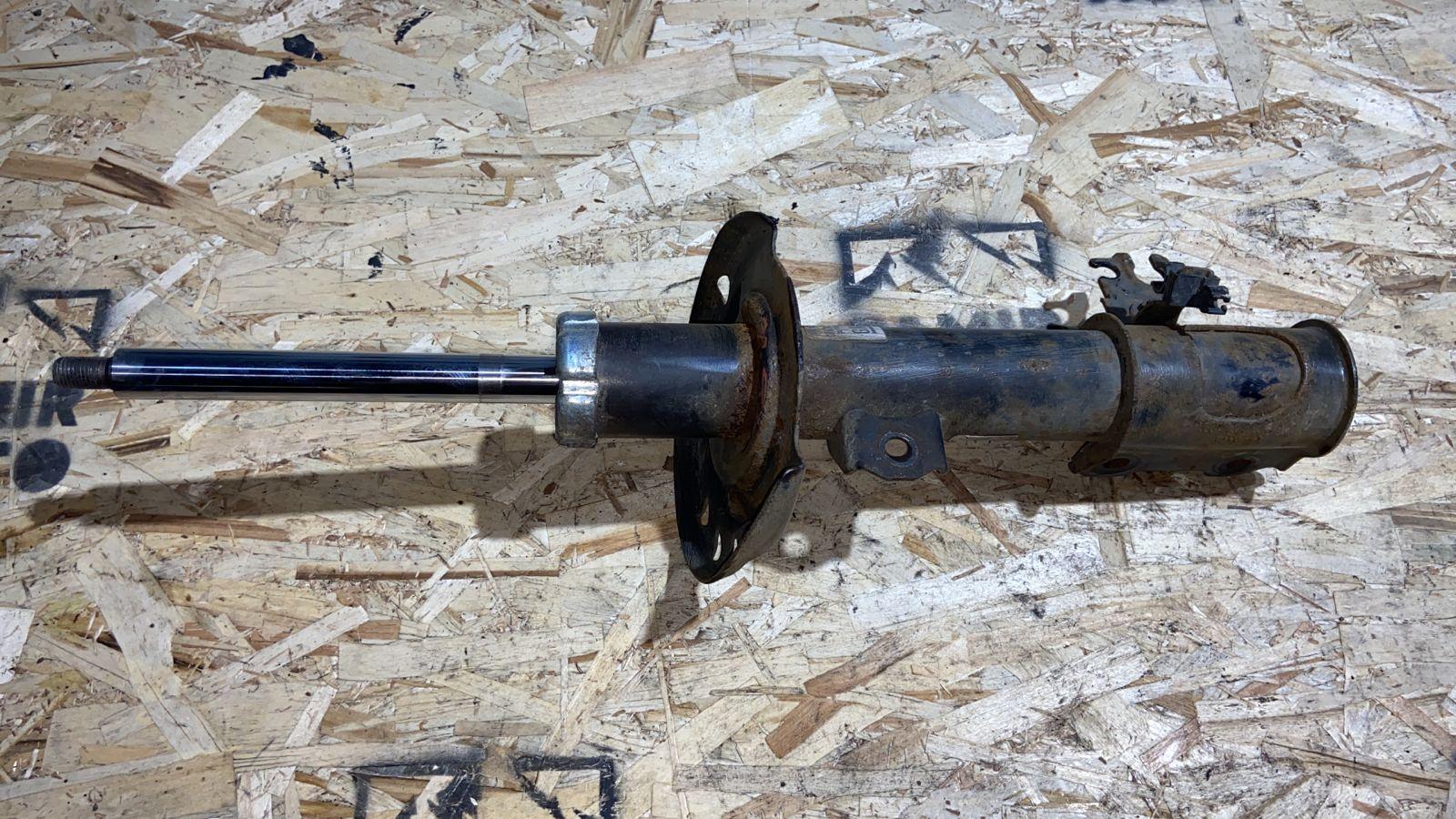 Амортизатор передний левый Opel Vectra/C 2002-2008