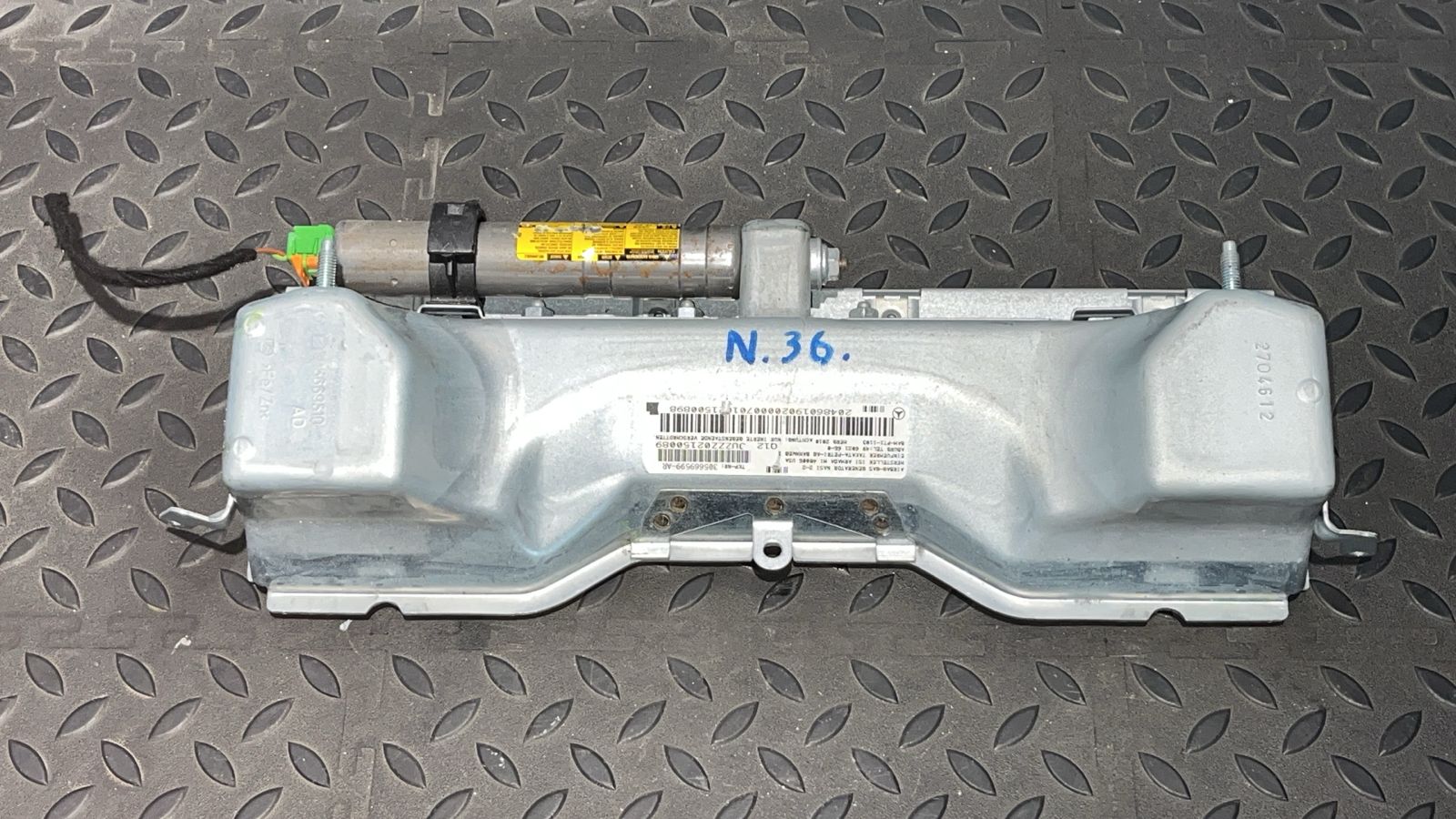 Подушка безопасности в колени Mercedes C/W204 2006-2015